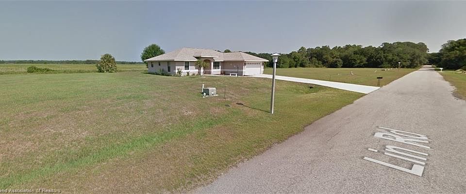 2nd image of 716 Lin Rd