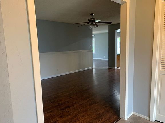 5th image of 3009 Langley Ct