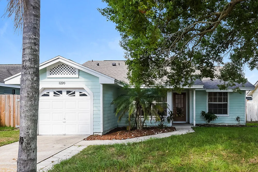 3 bed, 2.0 bath, 1258 sqft, $2,350 — Photo 1