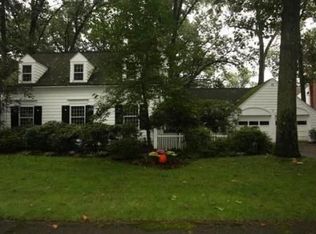 19 Eton Rd, Longmeadow, MA 01106