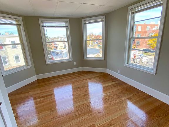 5th image of 38 Neptune St Unit 3R