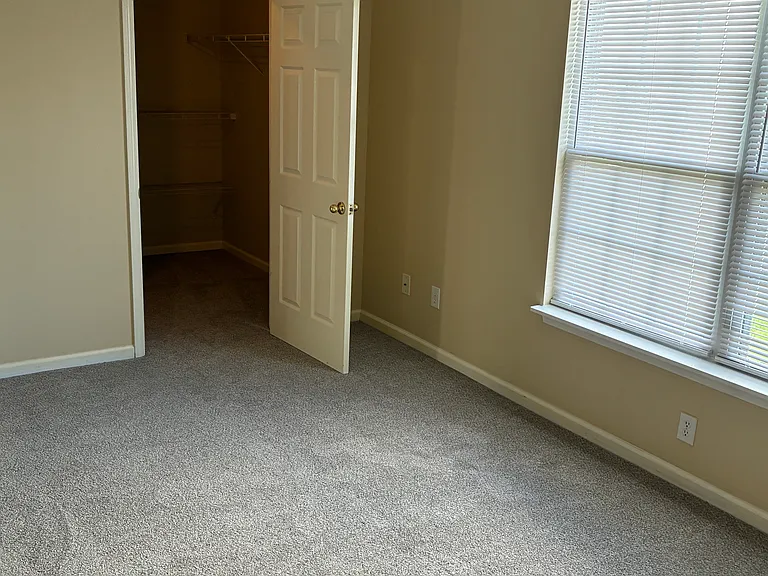 105 Parker Pl #105 — Photo 6