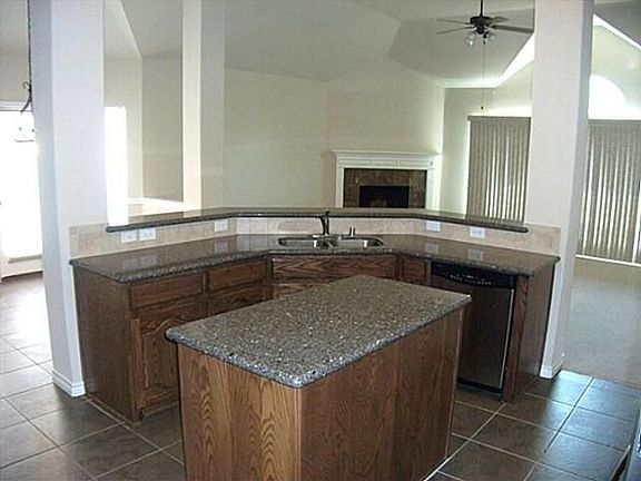 5th image of 5807 Summerwood Dr