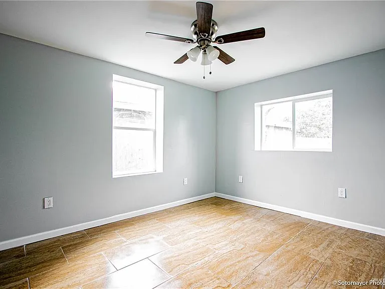 315 N 3rd St — Photo 8