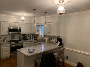 27 Folkstone Dr, Greensboro, NC 27403