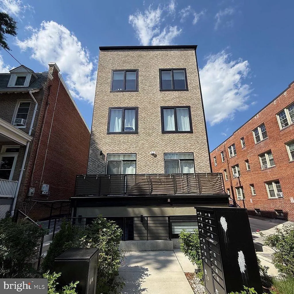 2 bed, 455 sqft, $2,250 — Photo 1