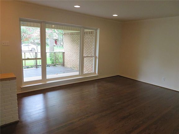 3rd image of 6710 Braeburn Dr