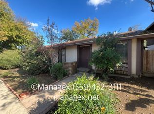 1015 Minnewawa Ave APT D, Clovis, CA 93612