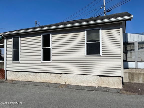 3rd image of 7 E 1st St