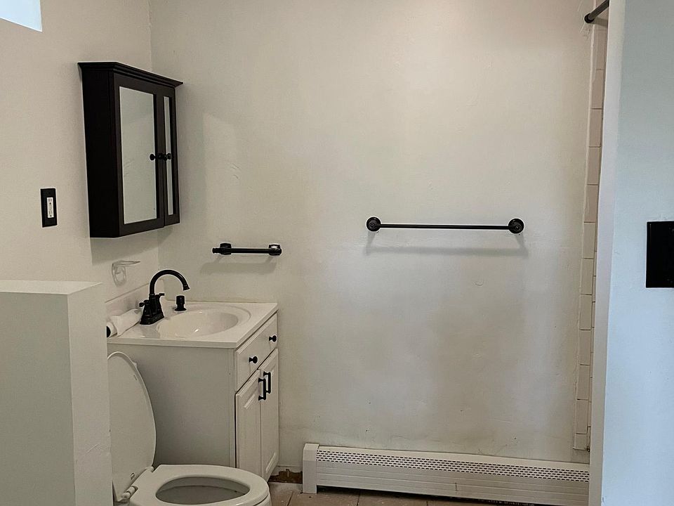 1st image of 373 Sheridan St