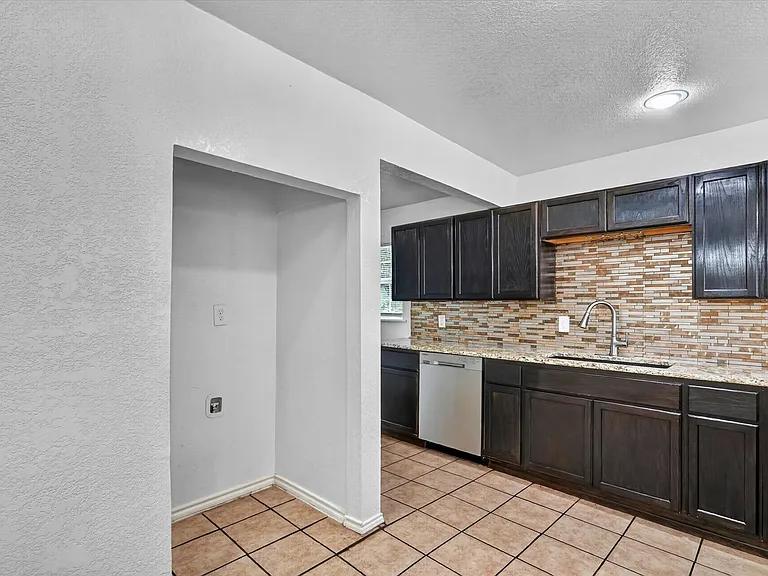5301 Scoggins St — Photo 18