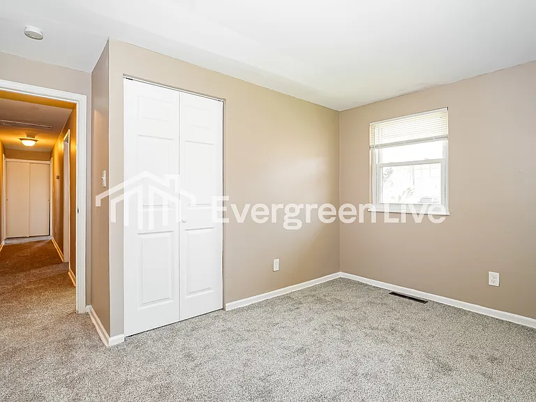 6868 Gilette Dr — Photo 12