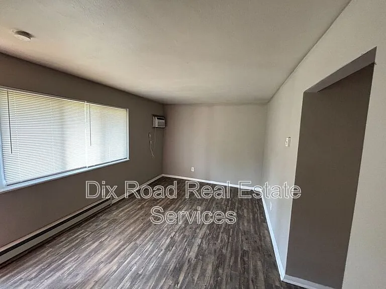 414 Mars Dr #2 — Photo 6