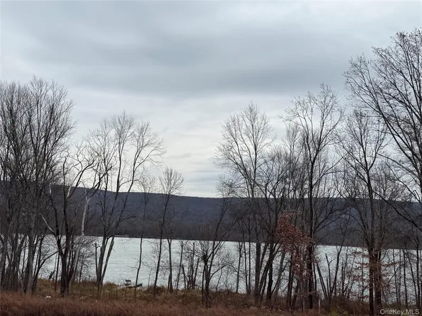 16 Knights Lane, Warwick, NY 10990