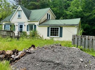 9836 Cleveland Dr, Chagrin Falls, OH 44023