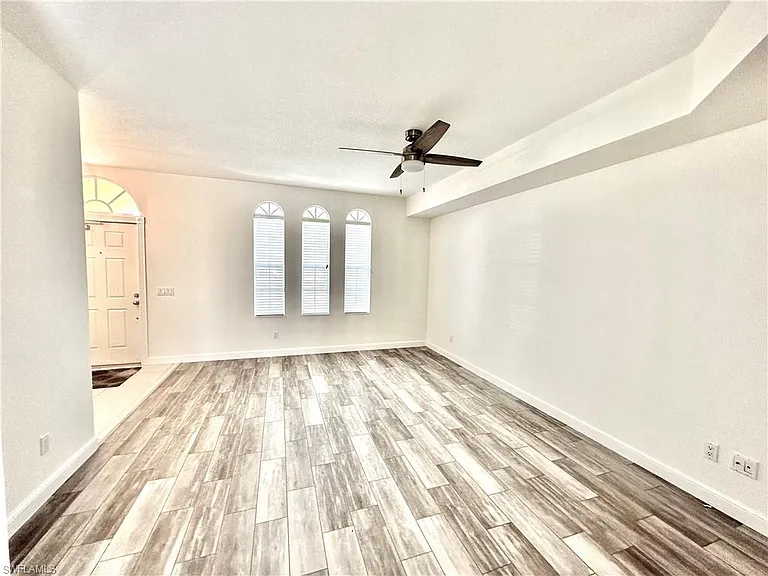 6182 Towncenter Cir — Photo 10
