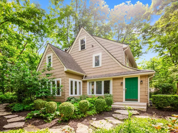 8289 Olentangy River Rd, Columbus, OH 43235