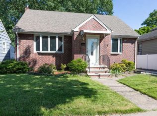 34 Colling Ave, Rochelle Park, NJ 07662