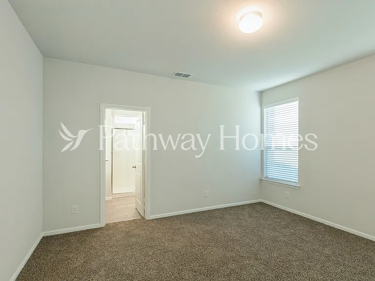9732 New Bern Dr — Photo 10