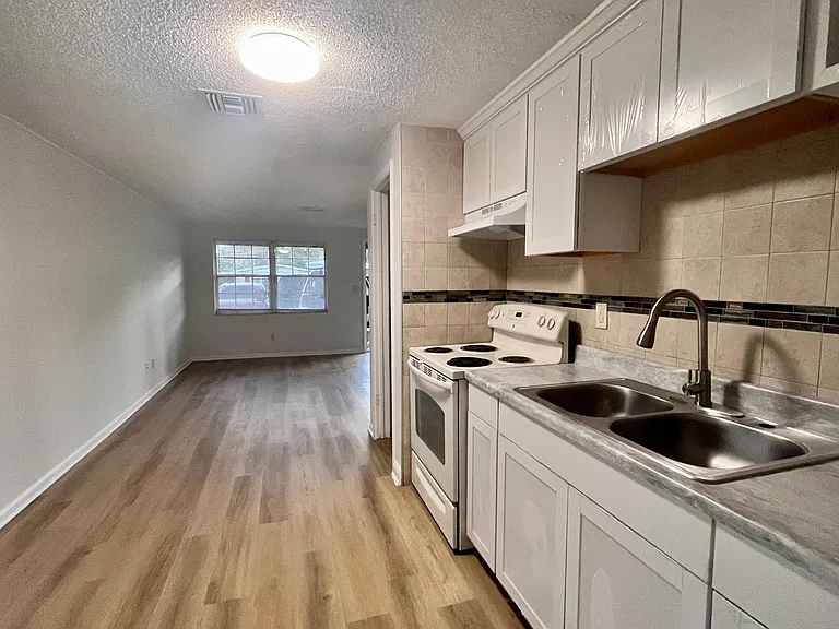 9801 N Aster Ave #A — Photo 8