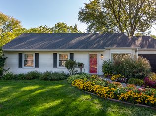 321 Cherry Ct, Glenview, IL