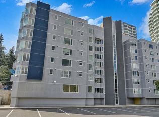 15111 Russell Ave #502, White Rock, BC V4B 2P4