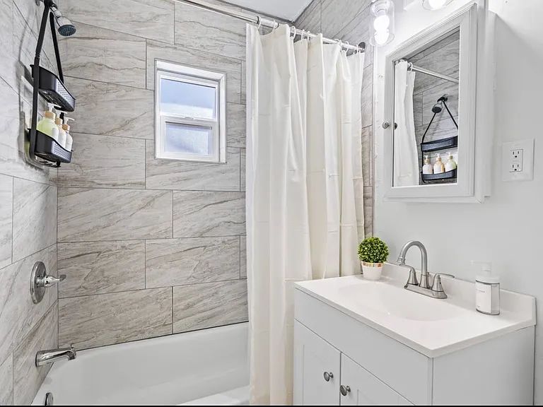 1627 N Bryant Ave #D — Photo 22