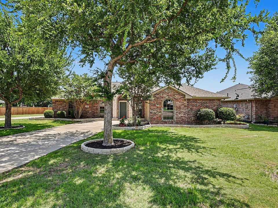 1st image of 200 Hardwicke Ln