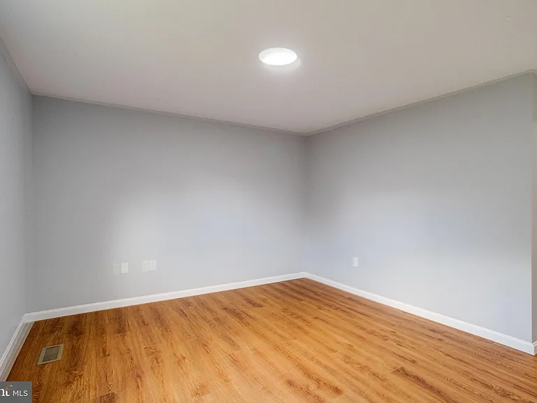 1359 Raleigh Dr — Photo 22