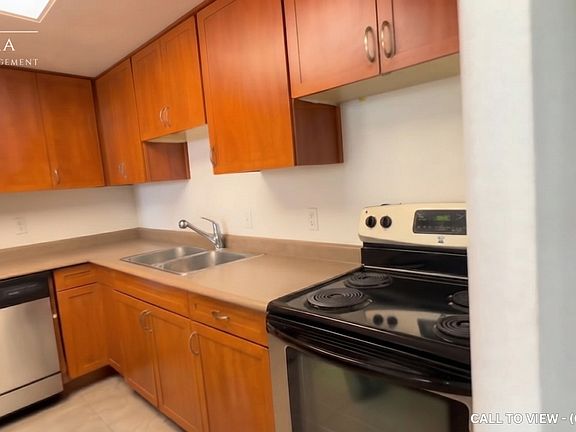 3rd image of 10 Dean Park Rd #318