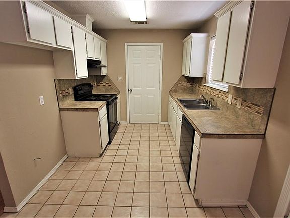 5th image of 2213 Pebble Cir