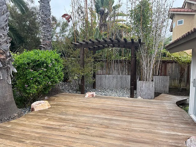 630 Poinsettia Park N — Photo 29