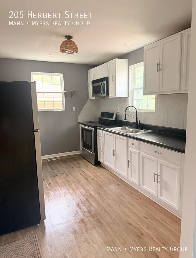 205 Herbert St Available for Rent — Photo 3