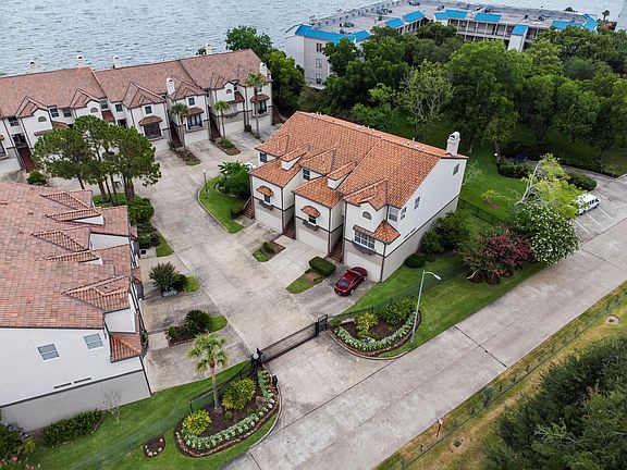 3rd image of 309 Lakeside Ln