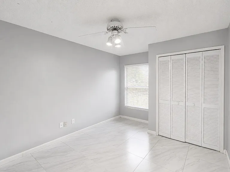 10435 Crestfield Dr — Photo 32