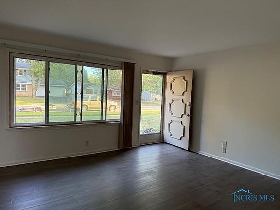 3rd image of 1836 Gayle Ln