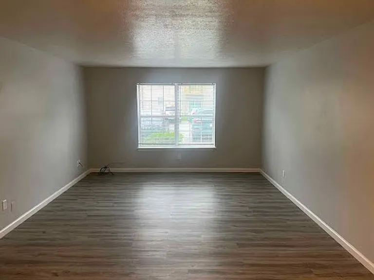 100 Pear Orchard Estates Dr — Photo 1