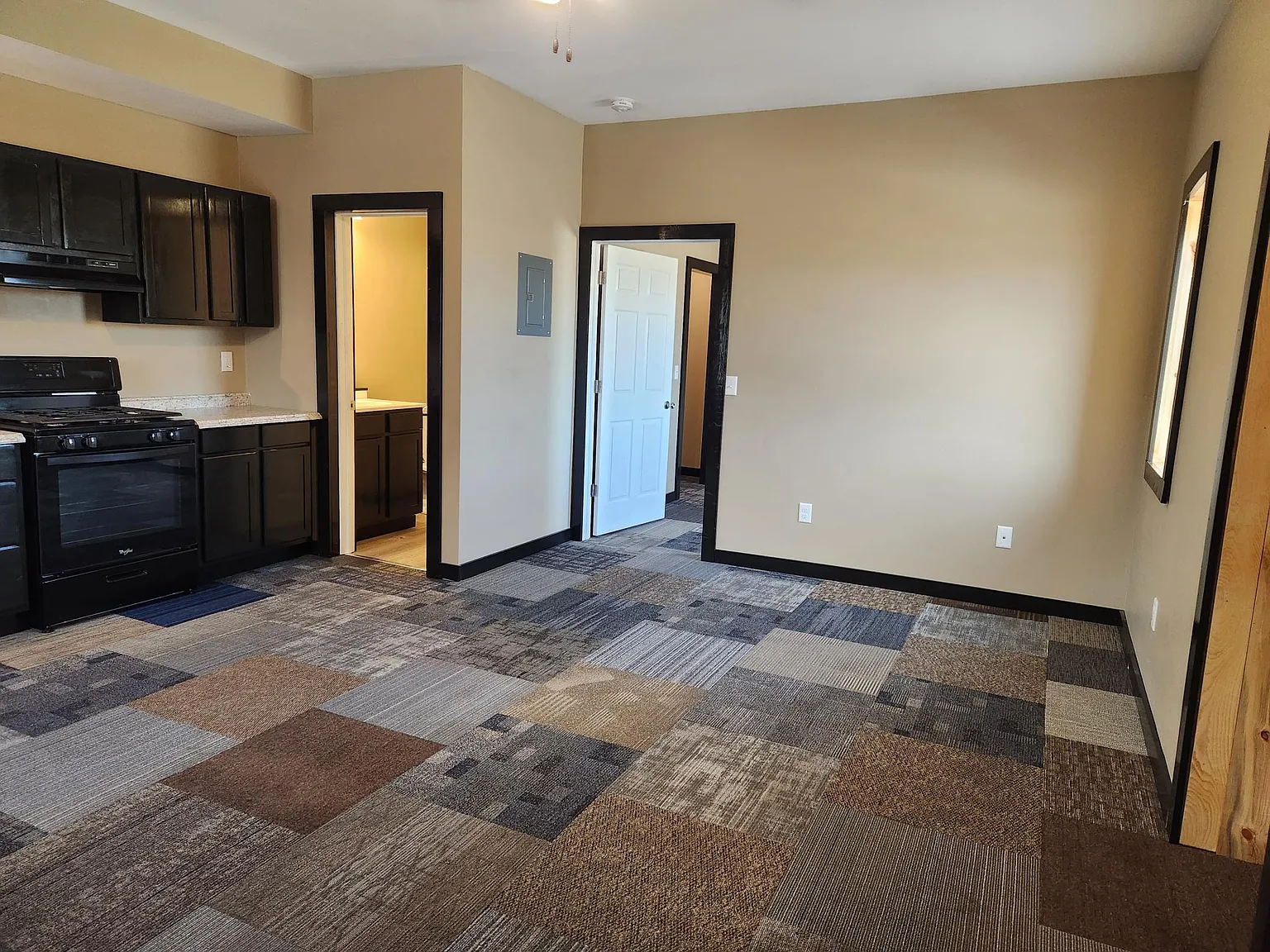 1 bed, 400 sqft, $900 — Photo 3