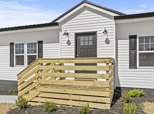 1008 Bill Henson Rd, Westmoreland, TN 37186