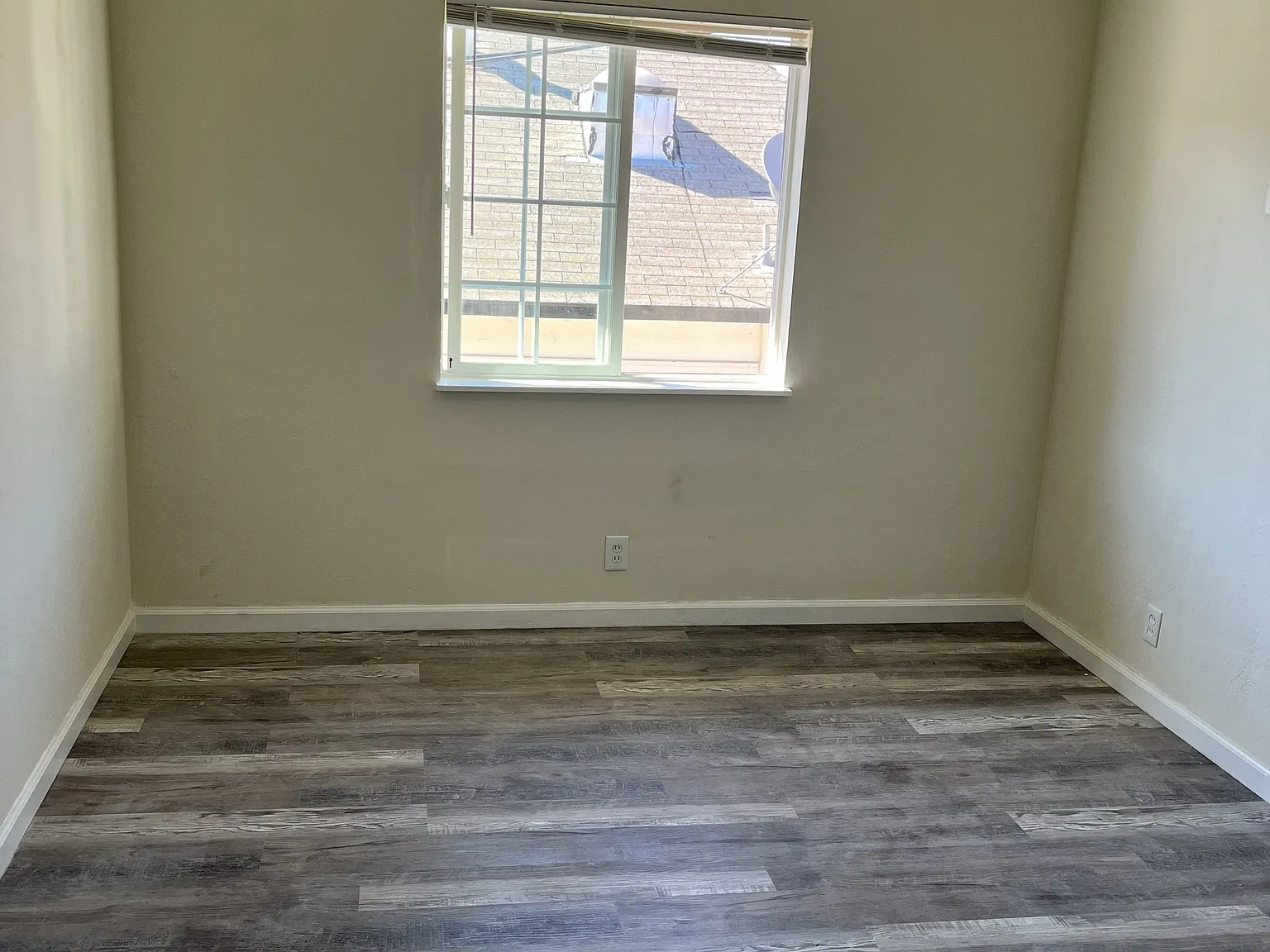 1 bed, 550 sqft, $2,200 — Photo 3
