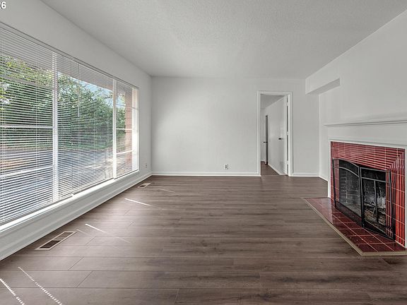 5th image of 1745 SE 176th Ave