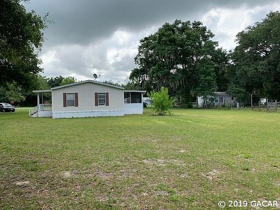 3rd image of 19170 NE 30th Ln