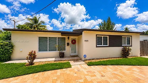 9101 SW 16th St Photo 1