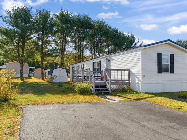 2 Purington Avenue, Mechanic Falls, ME 04256