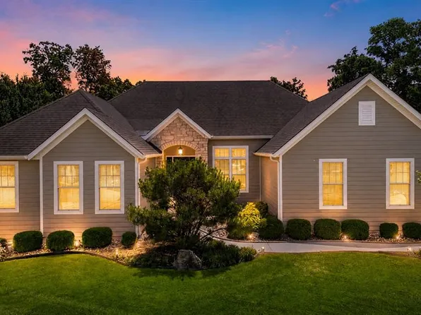 311 Gateview Dr, Wentzville, MO 63385