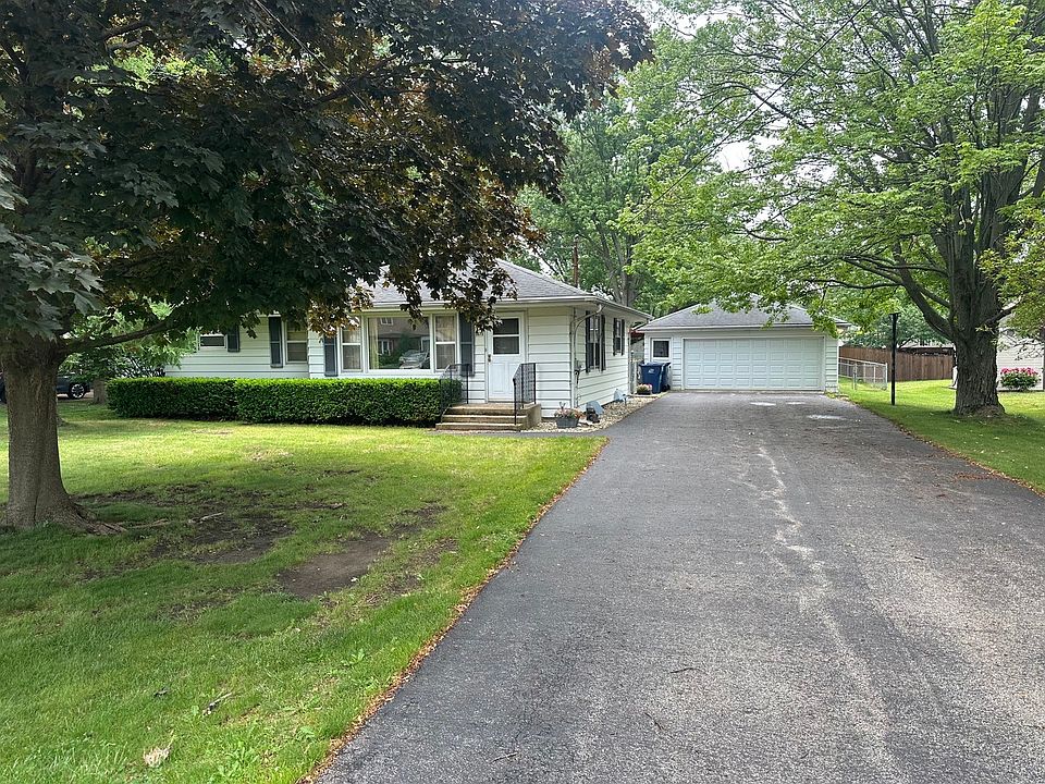 1st image of 3675 Woodlawn Ave