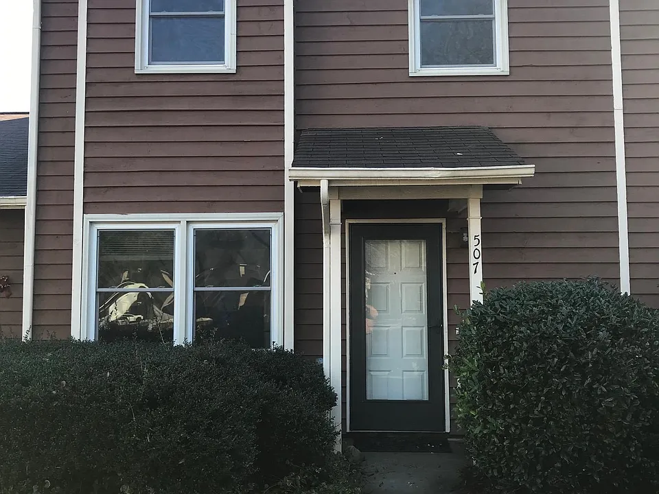 507 Rock Cliff Ct