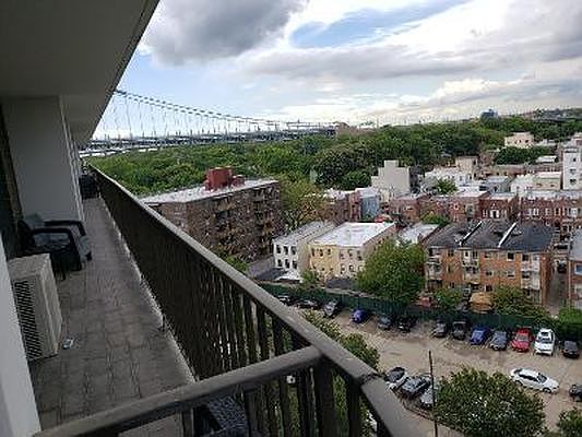 4th image of 2540 Shore Blvd #C14