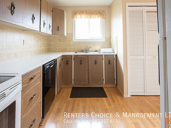 4th image of 27A Lemoyne Cres W
