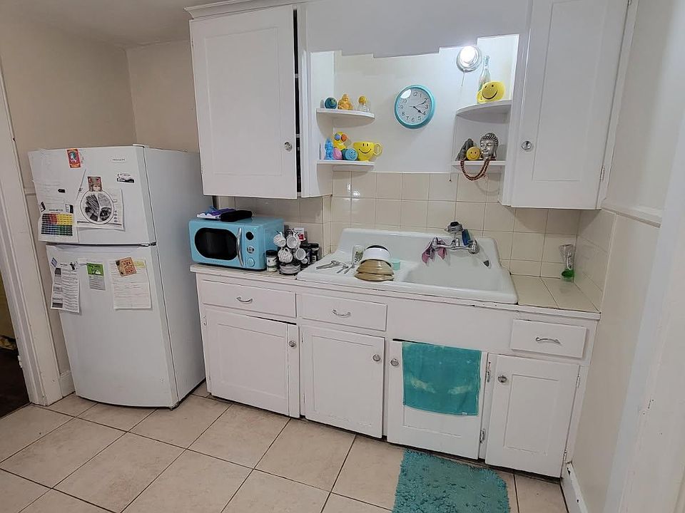 1st image of 25-27 Crocker Ave #1
